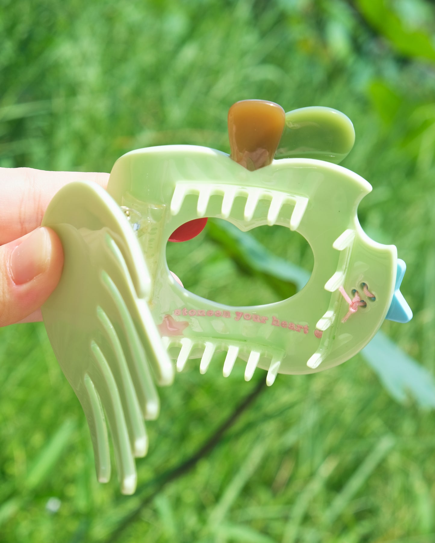 (Ready in Stock) Green Chompy Apple Flat Claw Clip