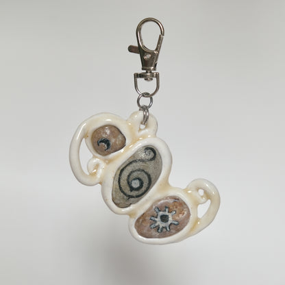 Pebblebly Friend? : Dying Sun Keychain 01