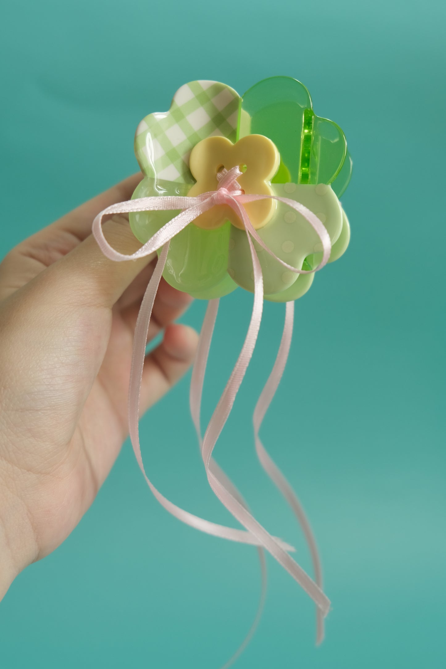 Clover Button Hair Claw