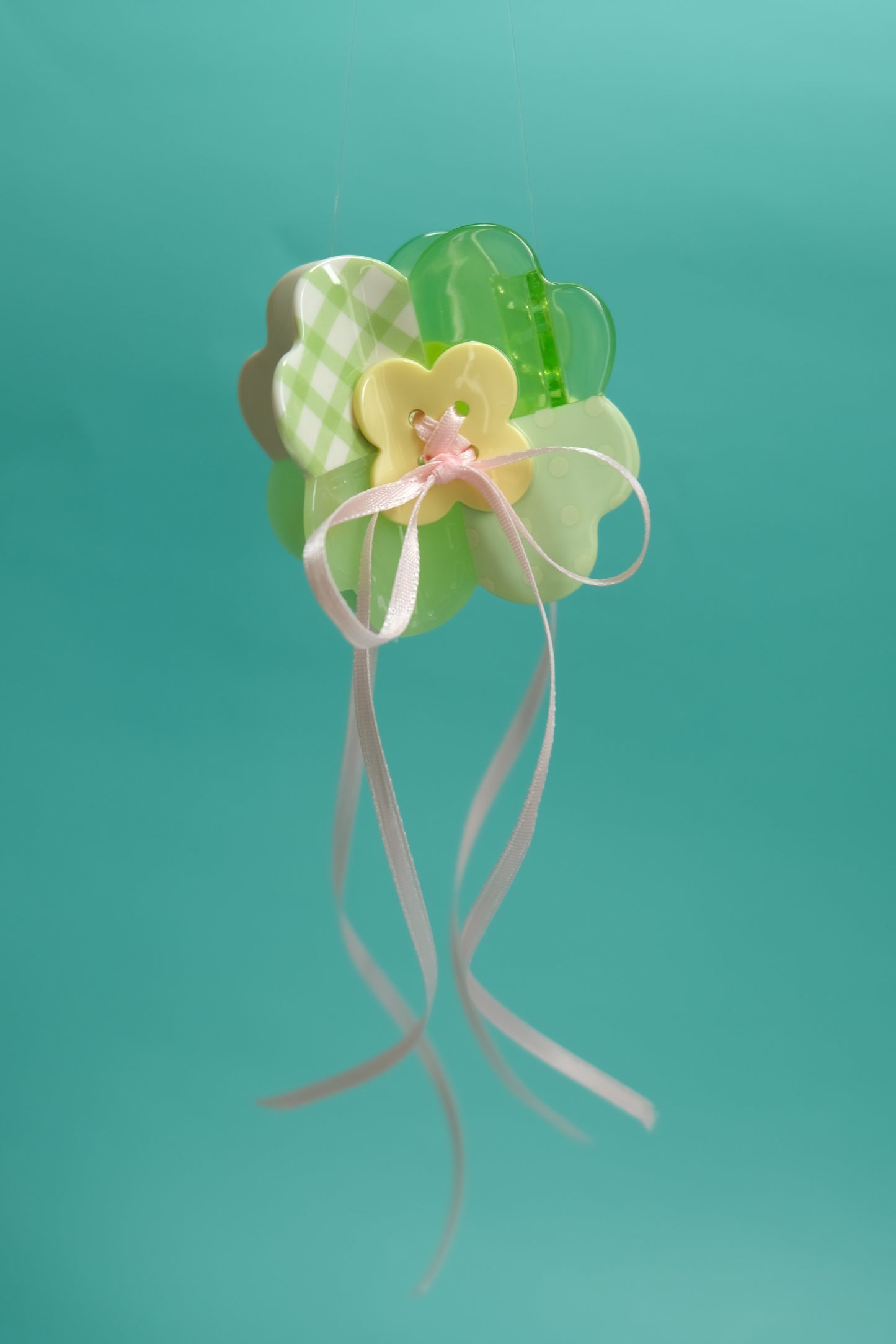 Clover Button Hair Claw