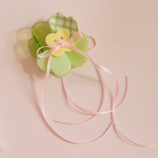 Clover Button Hair Claw