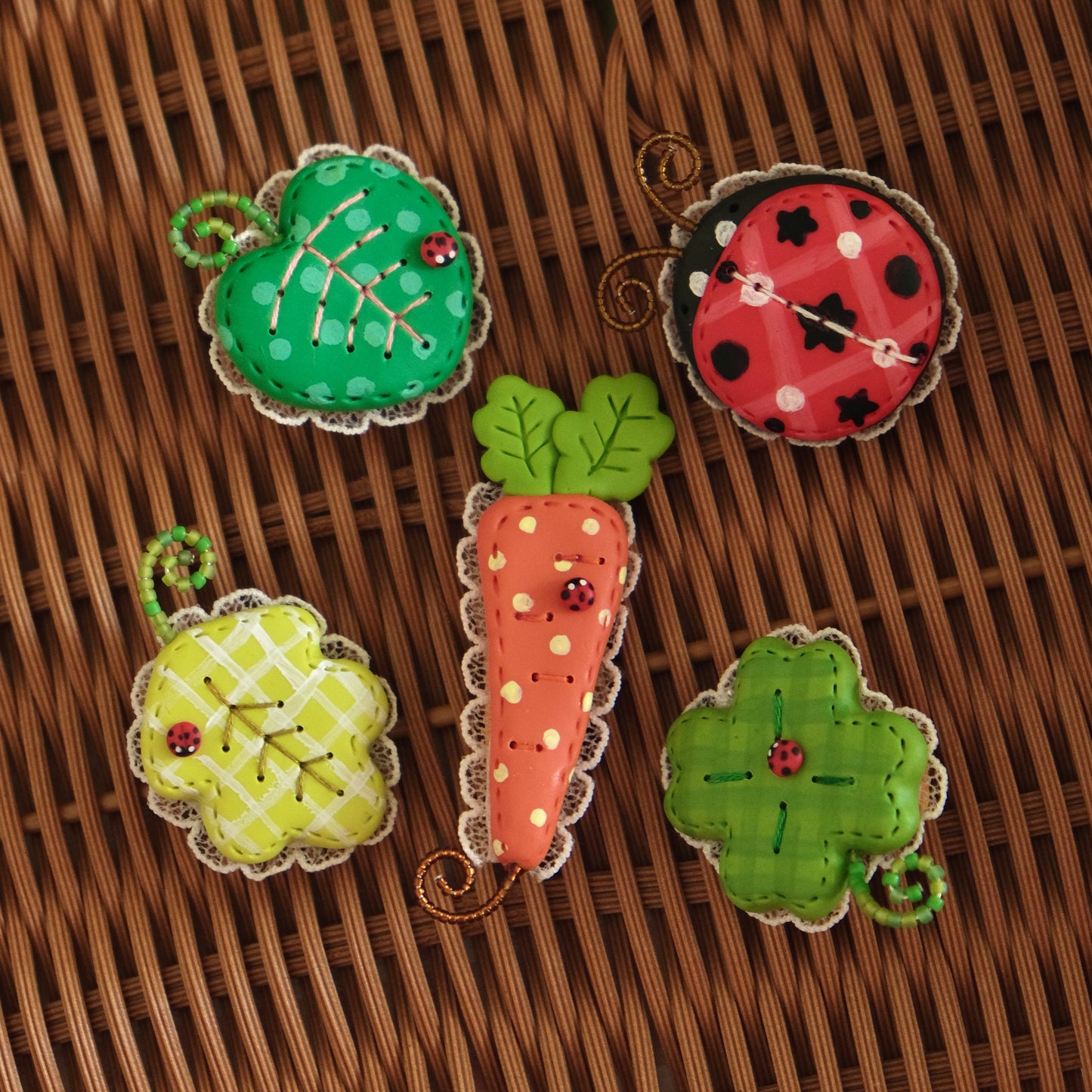 Tiny ClayQuilt Accessories: Ladybug in My Yard Collection